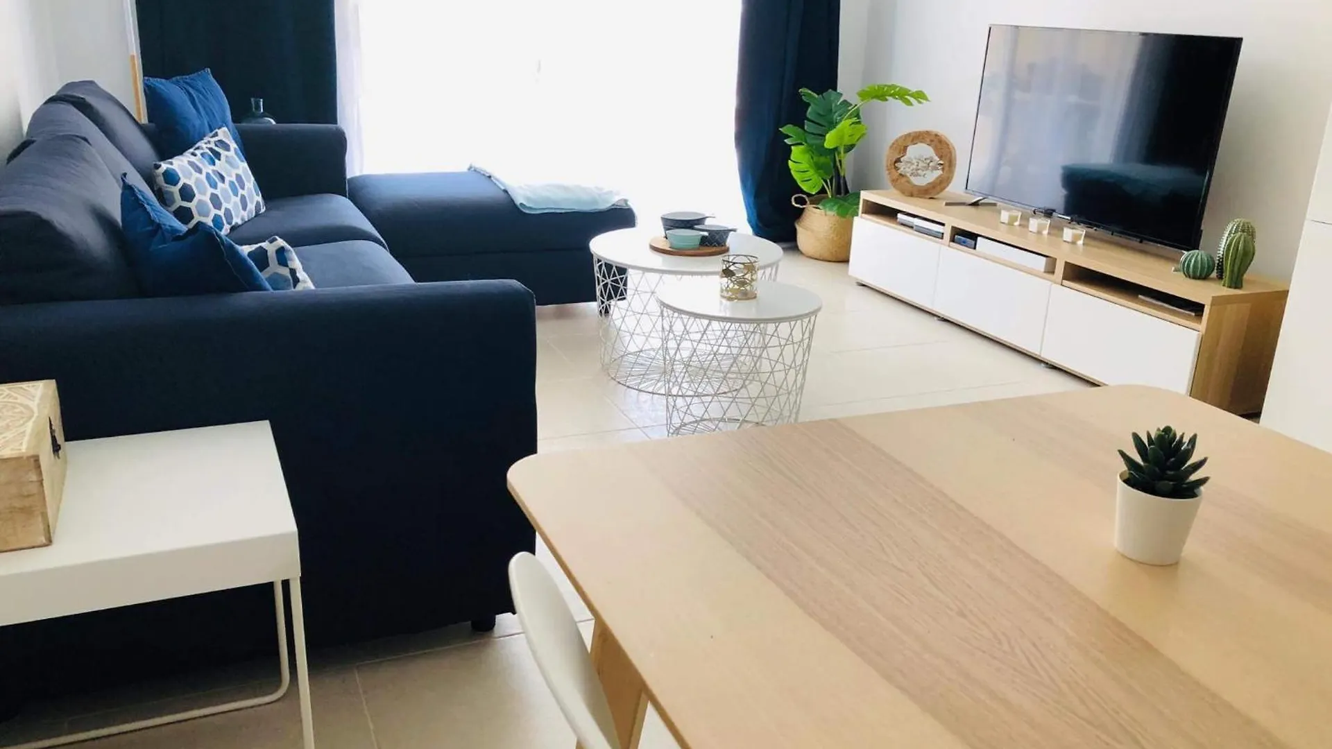 New !!! Luxury Apartment, 32 M2 Terrace In The Sun, Pool View 아데제 아파트